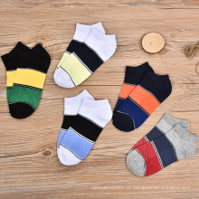 Calcetines rayados de la yoga de la impresión de la moda 3d de la venta al por mayor del algodón de la venta caliente para los hombres